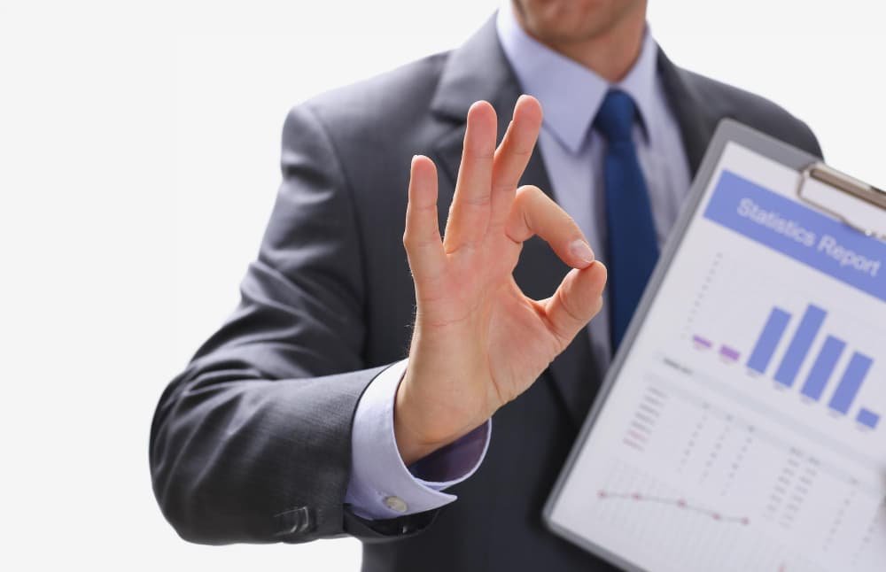 Main masculine montrant ok